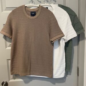 Bundle of 3 Abercrombie & Hollister sweater tees, size XS